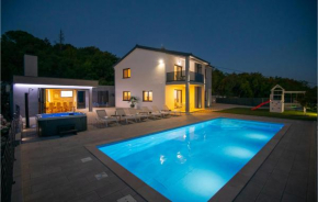 Awesome home in Imotski w/ Outdoor swimming pool and 4 Bedrooms